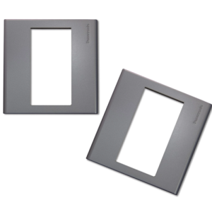 Mặt vuông 3 thiết bị màu xám ánh kim Panasonic WEB7813MH