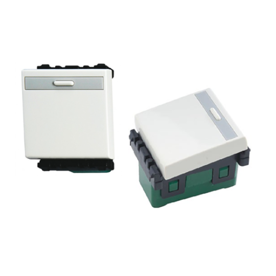 Hộp có nắp che mưa lắp nổi 3 thiết bị Panasonic WEV5521-7SW